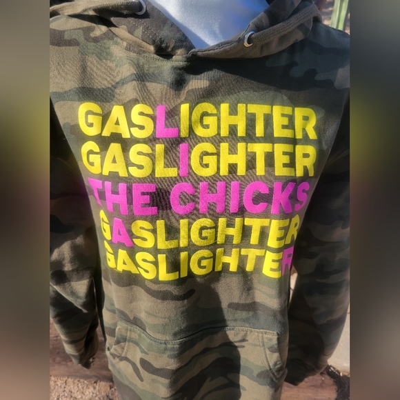 Dixie Chicks Gaslighter Concert Camo Fleece Hoodie - Picture 2 of 5